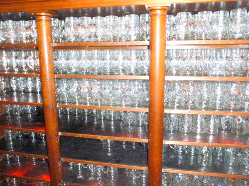 Hofbr&auml;uhaus' Patron Bier Stein Storage Bar with Locks.